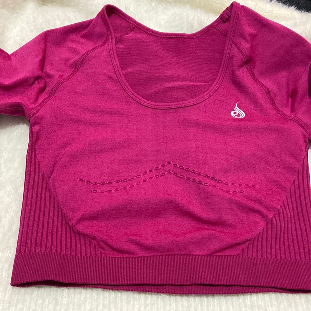 Hot pink Ryder wear crop top